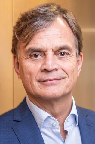 Dr. Bernd Baumann