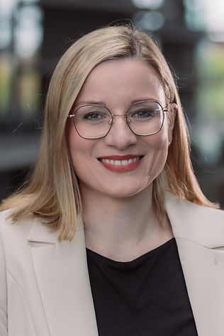 Isabel Mackensen-Geis