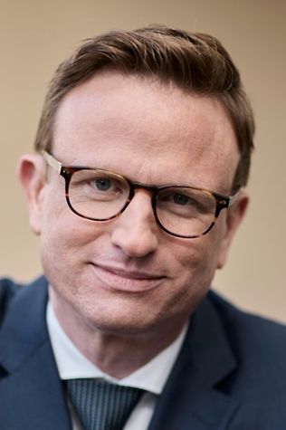 Prof Dr. Hans Theiss